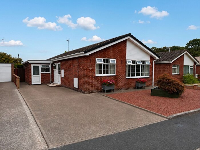 2 Bedroom Detached Bungalow For Sale In Windsor Road, Carlton-In-Lindrick, S81