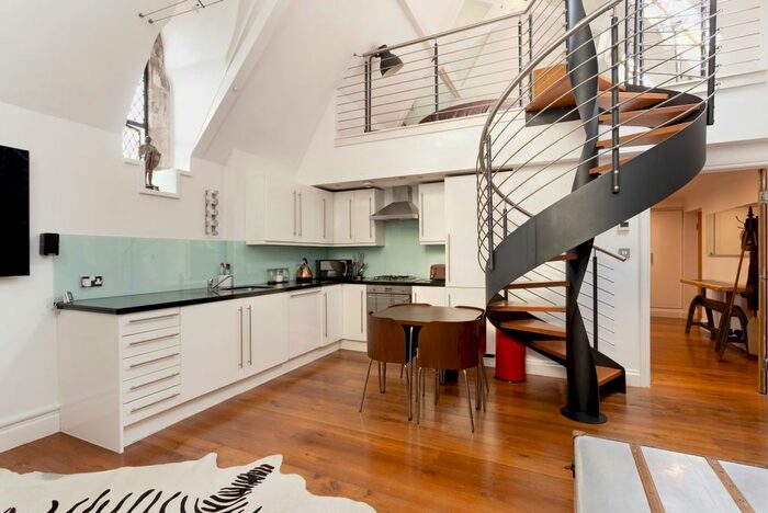 2 Bedroom Flat To Rent In Bridgeman Drive, Windsor, SL4