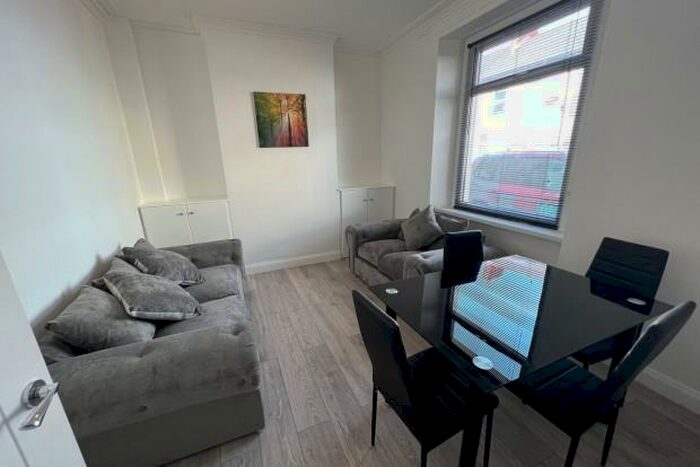 4 Bedroom Terraced House To Rent In Eclipse Street Cardidd, CF24