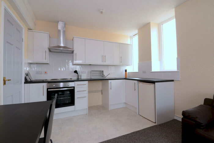 1 Bedroom Flat To Rent In Parkwood Street, Keighley, BD21