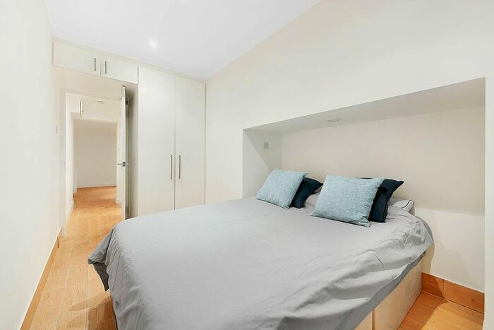 1 Bedroom Flat To Rent In Oakhill Road, East Putney, London, SW15