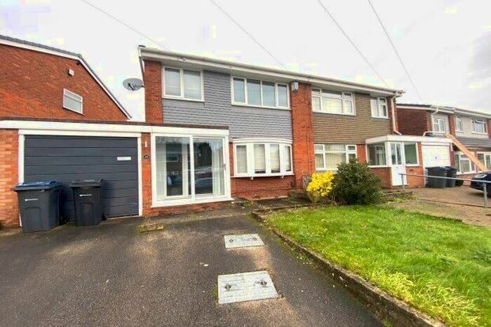 3 Bedroom Property To Rent In Westacre Gardens, Birmingham, B33