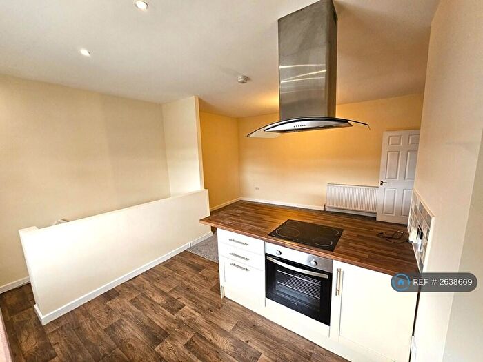 2 Bedroom Flat To Rent In Broad Street, Parkgate, Rotherham, S62