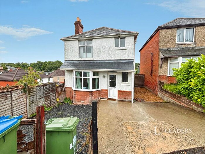 3 Bedroom Detached House To Rent In Norham Avenue, Southampton, Hampshire, SO16