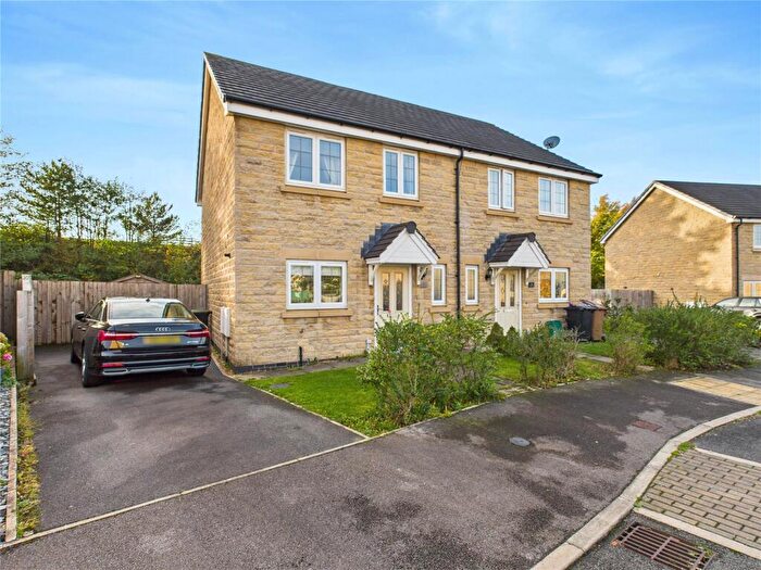 3 Bedroom Semi Detached House For Sale In Rosebay Gardens, Chapel-en-le-Frith, High Peak, Derbyshire, SK23