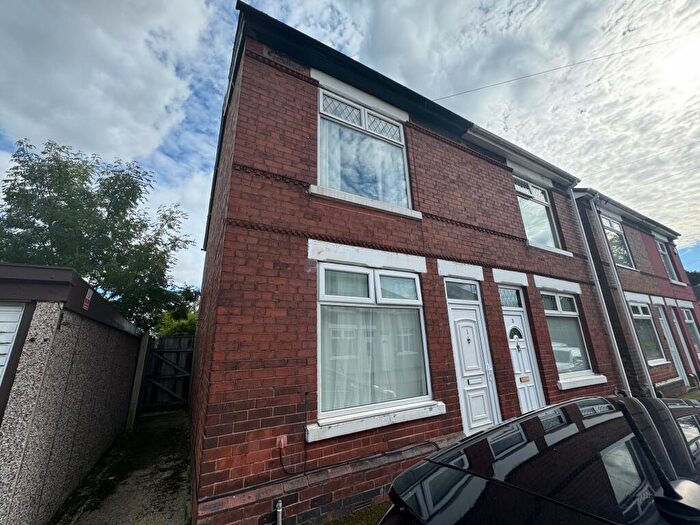 3 Bedroom Semi-Detached House To Rent In Clumber Street, Sutton-In-Ashfield, NG17