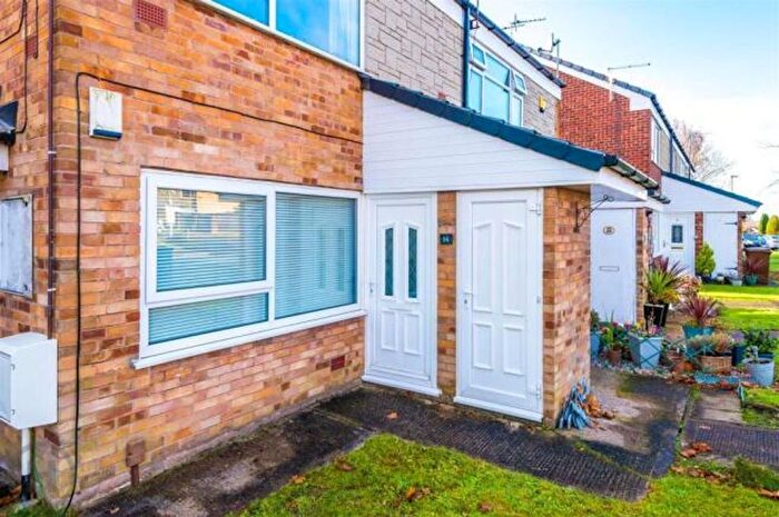 1 Bedroom Flat To Rent In Tintern Avenue, Tyldesley, M29