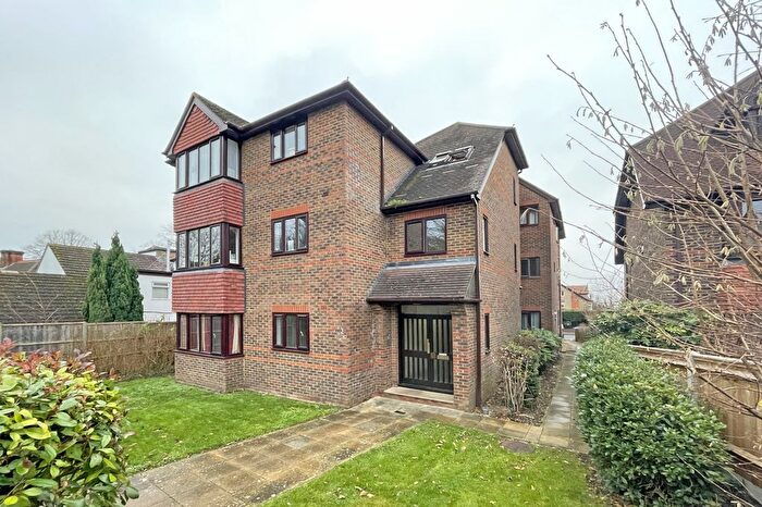 1 Bedroom Flat To Rent In Cheam Road, Sutton, Surrey, SM1
