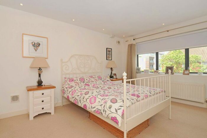 2 Bedroom Property To Rent In Brookwood Road, Wimbledon, London, SW18
