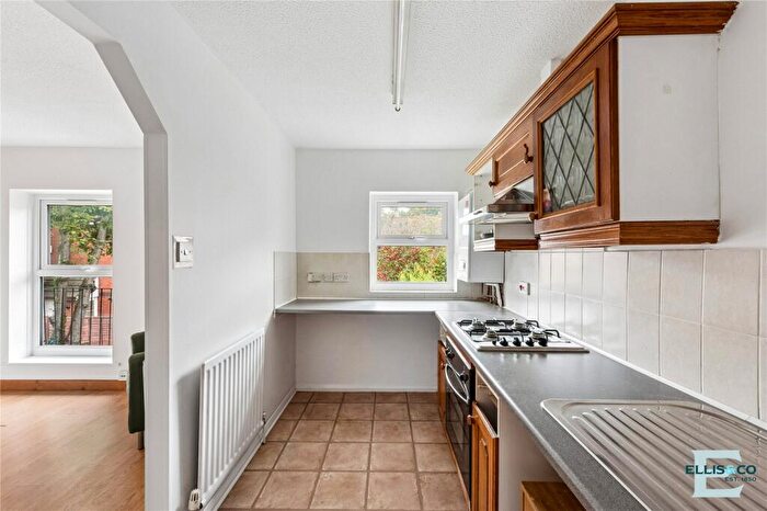 1 Bedroom Apartment To Rent In Portland Road, London, N15