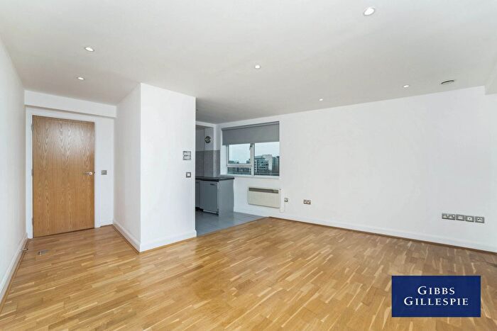 2 Bedroom Flat To Rent In Mercury House, Heathcroft, London, W5