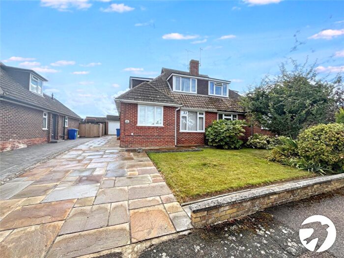 3 Bedroom Bungalow For Sale In Sterling Road, Sittingbourne, Kent, ME10