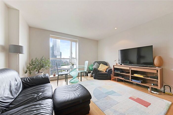 2 Bedroom Maisonette To Rent In Westferry Circus, London, E14