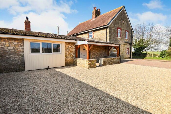 3 Bedroom Semi-Detached House For Sale In School Lane, Grayingham, Gainsborough, DN21