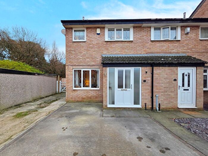 3 Bedroom End Terrace House For Sale In Spruce Avenue, Royston, S71