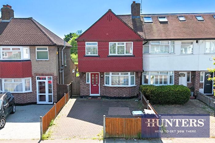 3 Bedroom End Of Terrace House To Rent In Pembury Avenue, Worcester Park, KT4