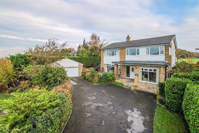4 Bedroom Detached House For Sale In Hill Top Court, Newmillerdam, Wakefield, WF2