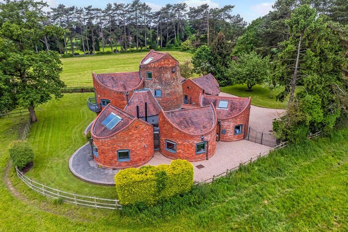 4 Bedroom Detached House For Sale In Rowington, Warwick, CV35