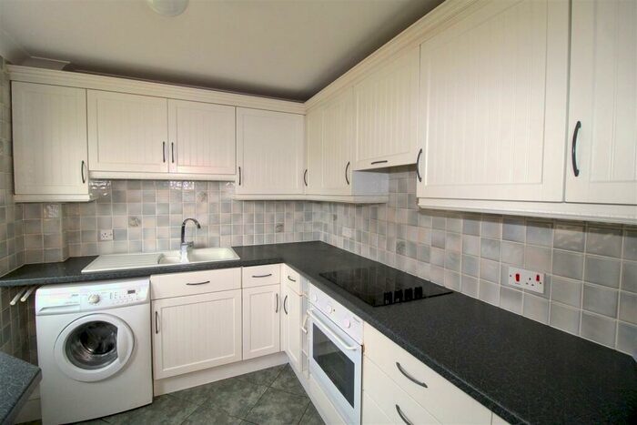 3 Bedroom Detached House For Sale In Ringmer Road, Seaford, BN25