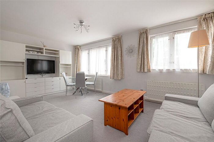 1 Bedroom Flat To Rent In Southwick Street, Connaught Village, W2