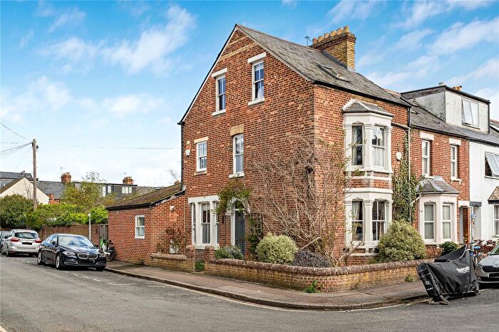 4 Bedroom End Of Terrace House For Sale In Edith Road, Grandpont, OX1