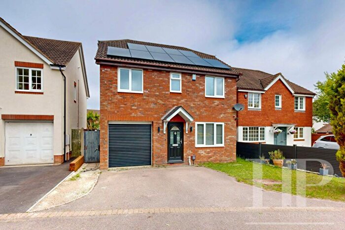 4 Bedroom Detached House For Sale In Harper Drive, Maidenbower, RH10