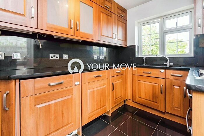3 Bedroom Semi-Detached House To Rent In Woodbury Drive, Sutton, SM2