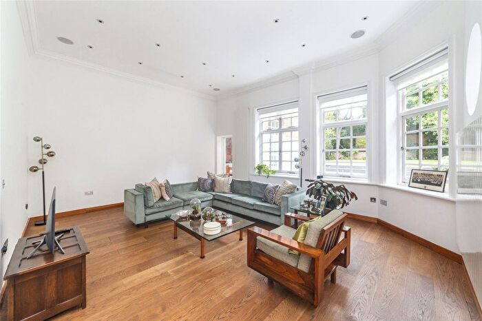 4 Bedroom Maisonette To Rent In Bracknell Gardens, Hampstead, NW3