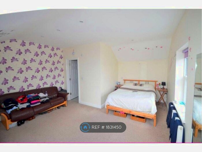 2 Bedroom Maisonette To Rent In Bounty Street, New Bradwell, Milton Keynes, MK13