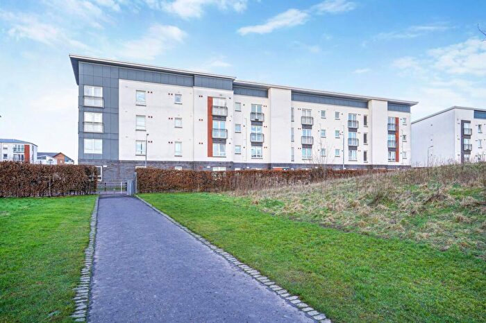 2 Bedroom Apartment To Rent In Whimbrel Wynd, Renfrew, PA4