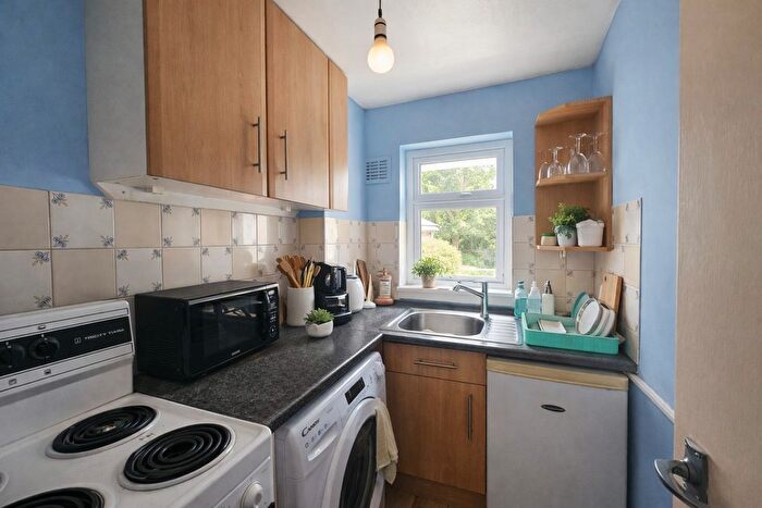 1 Bedroom Flat To Rent In Lumsden Mansions, Shirley Road, Southampton, SO15