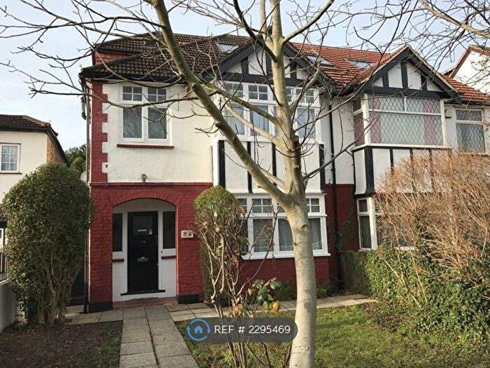 Studio To Rent In Jersey Road, Hounslow, TW5