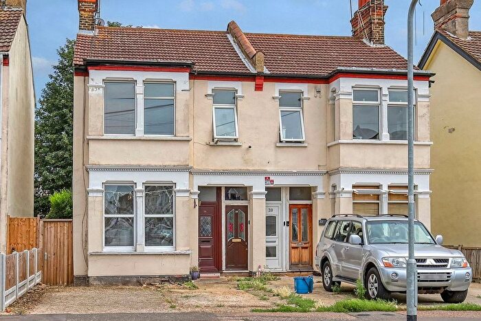 2 Bedroom Flat For Sale In Bellevue Avenue, Southend-On-Sea, Essex, SS1