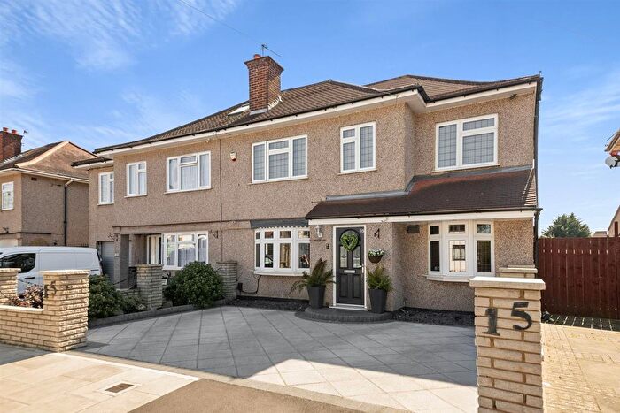 5 Bedroom Semi-Detached House For Sale In Kingshill Avenue, Northolt, UB5