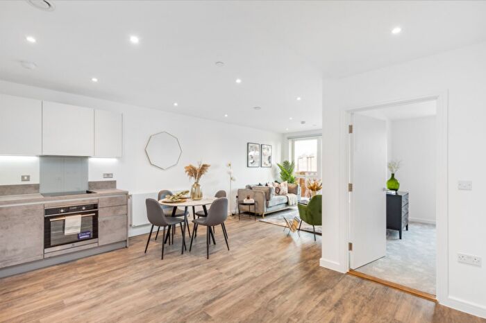 1 Bedroom Apartment To Rent In Bed, Th Floor, Coot, The Halcyon In Fresh Wharf, IG11