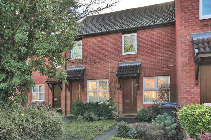 2 Bedroom Terraced House To Rent In Woking, Surrey, GU21