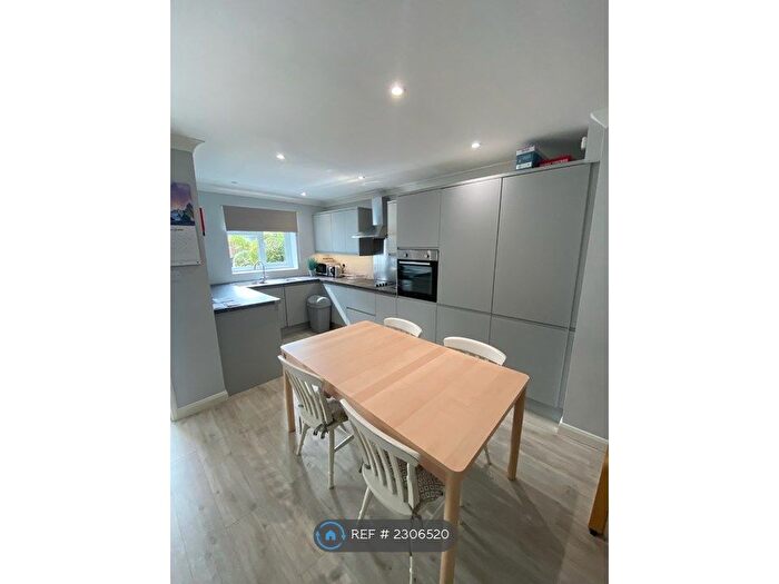 3 Bedroom Semi-Detached House To Rent In Hunts Close, Guildford, GU2