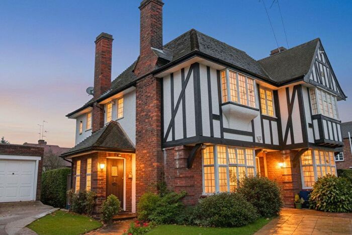 1 Bedroom Flat To Rent In Ossulton Way, Hampstead Garden Suburb, N2