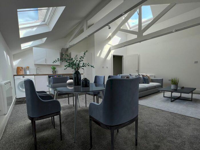 2 Bedroom Flat To Rent In Flat, Silver Street, Hull, HU1