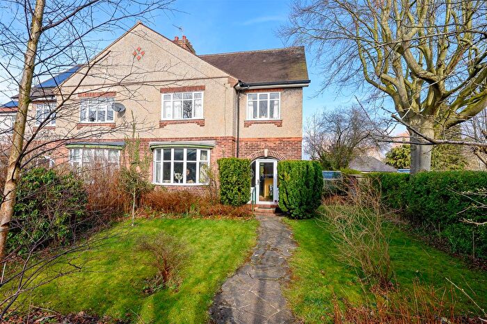 3 Bedroom Semi Detached House For Sale In Muncastergate, Heworth, York, YO31