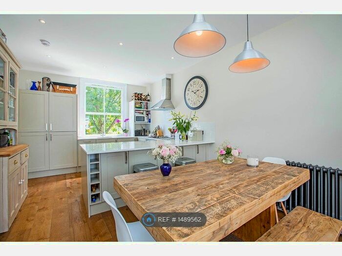 3 Bedroom Maisonette To Rent In Sudbourne Road, London, SW2