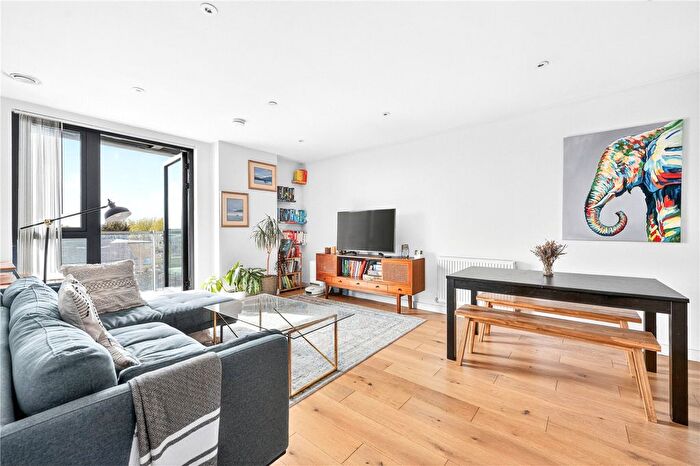 2 Bedroom Flat For Sale In Station Approach, Hoe Street, Walthamstow, London, E17