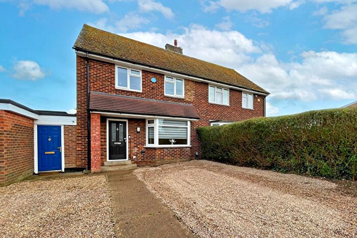 3 Bedroom Semi Detached House For Sale In Stratton Way, Biggleswade, SG18