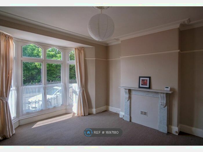 1 Bedroom Flat To Rent In Napier Terrace, Plymouth, PL4