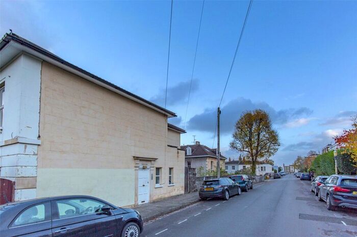 1 Bedroom Apartment To Rent In Clare Road, Cotham, Bristol, BS6