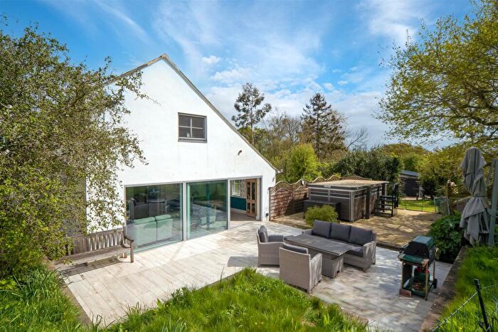 4 Bedroom Farm House For Sale In Ashey, PO33