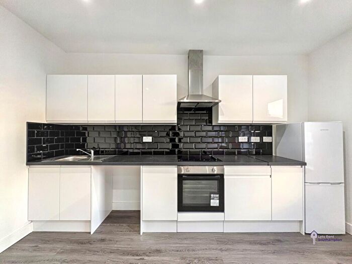 1 Bedroom Flat To Rent In Shirley Road, SO15