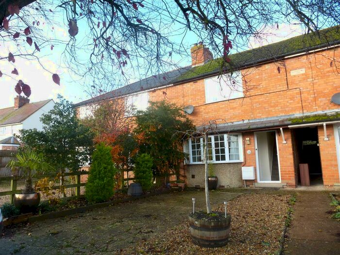 3 Bedroom House To Rent In Bridge Road, Cosgrove, Milton Keynes, MK19