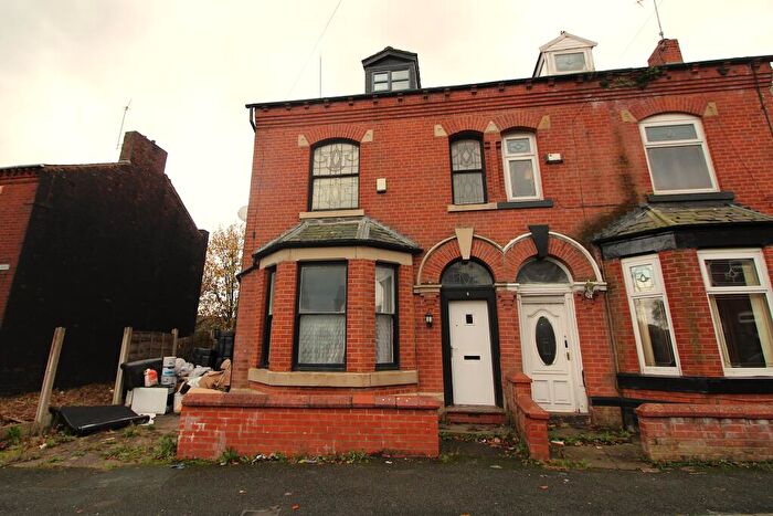 6 Bedroom Terraced House To Rent In Queens Road, Chadderton, OL9