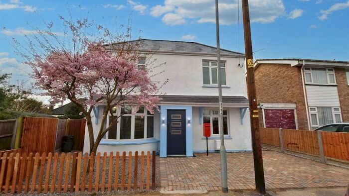 3 Bedroom Detached House To Rent In Beech Road, Benfleet, Essex, SS7